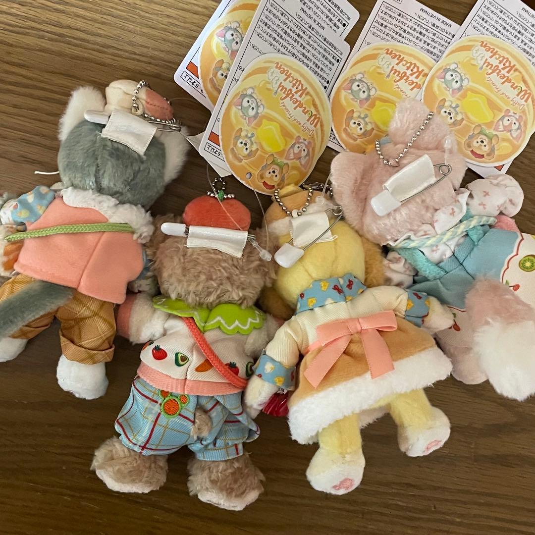 新商品　東京ディズニーシー　ワンダフルキッチン　ぬいぐるみバッジ 4点セット