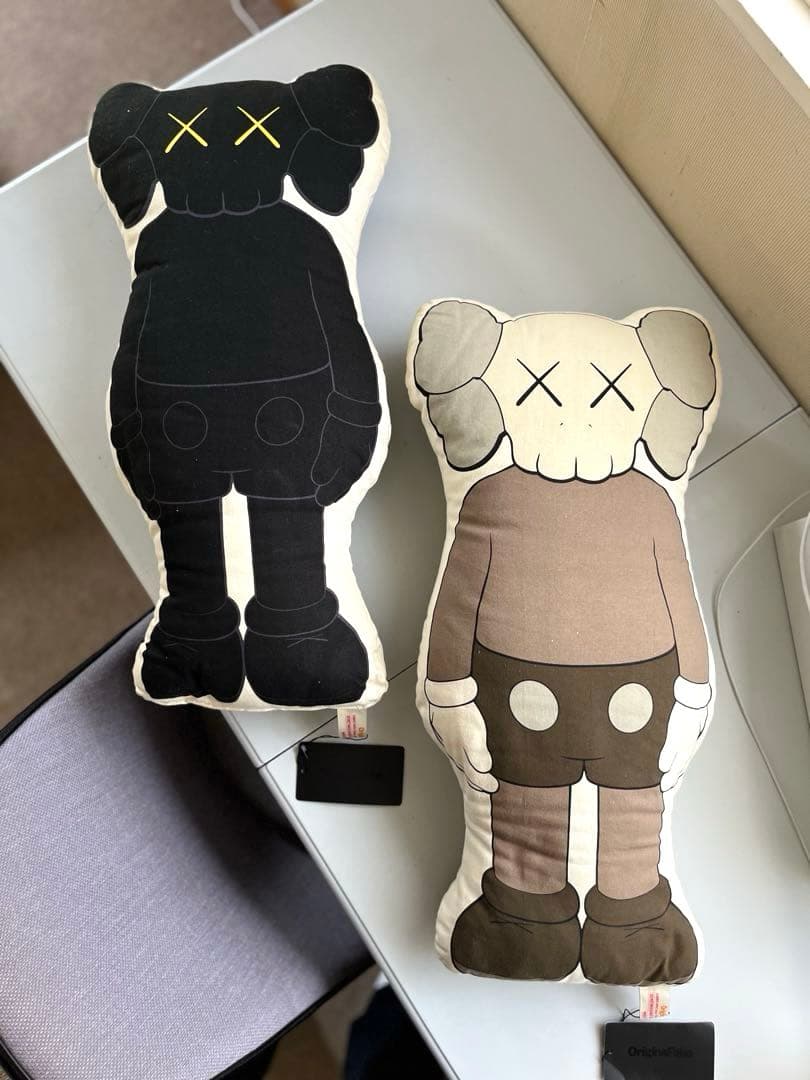 2体 セットKAWS フィギュア ぬいぐるみ カウズ OriginalFake