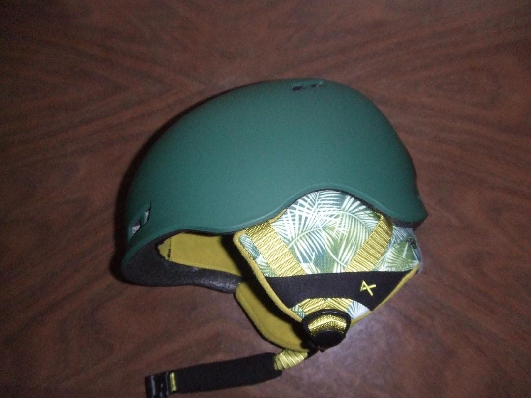 子供用ウィンタースポーツ用 ヘルメット ：　52～55cm・Burner