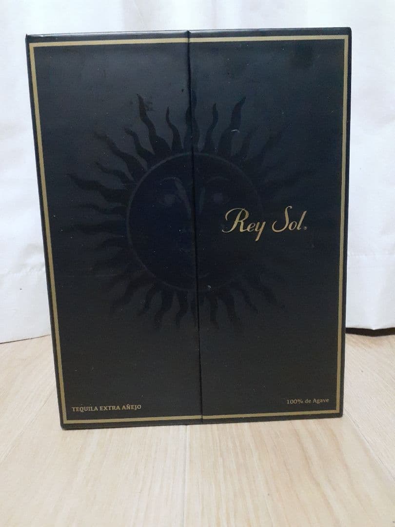 希少　プレミアムテキーラ　Rey Sol　レイソル エクストラアネホ 750ml