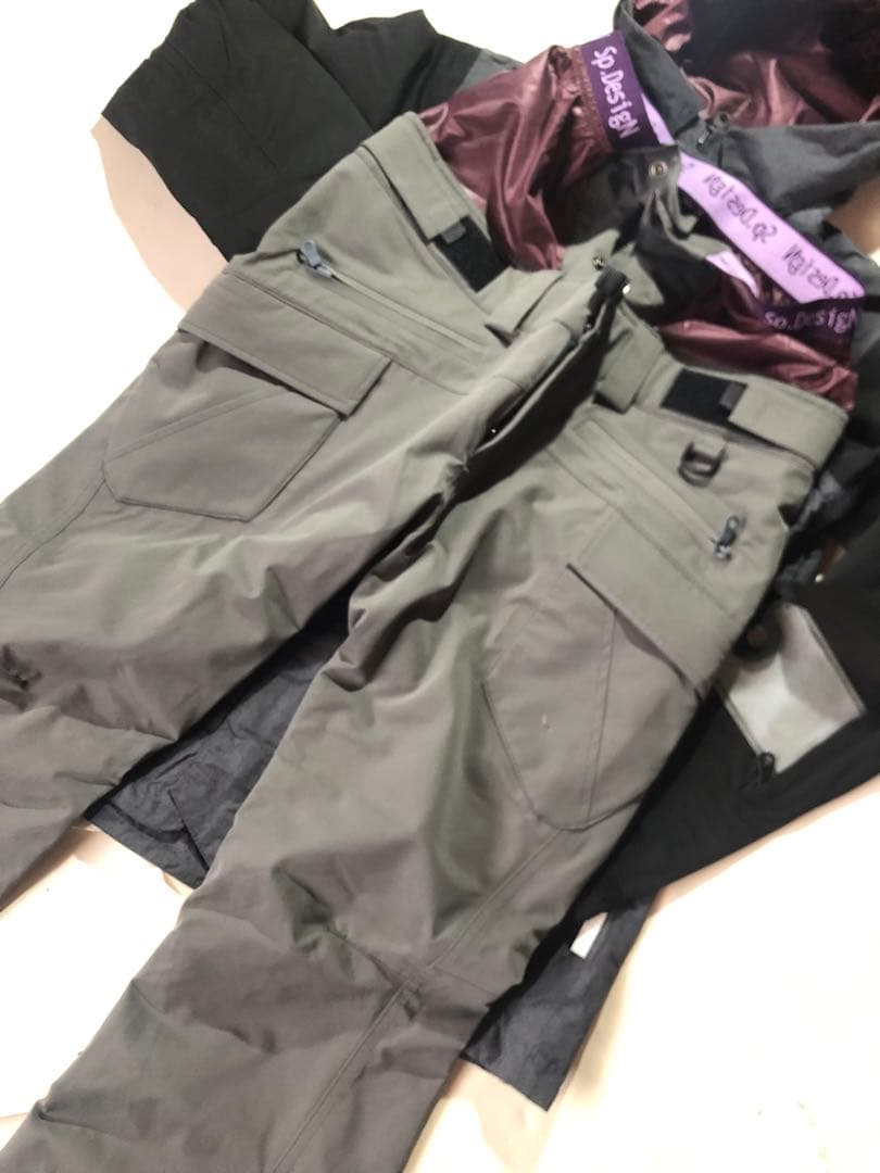 最終セ–ル価格未使用ウィメンズ　スノボーウェア上下セット