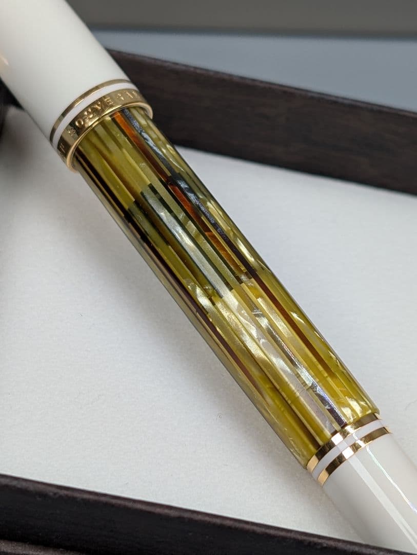 ペリカン スーベレーン M400 ホワイトトータス EF　Pelikan
