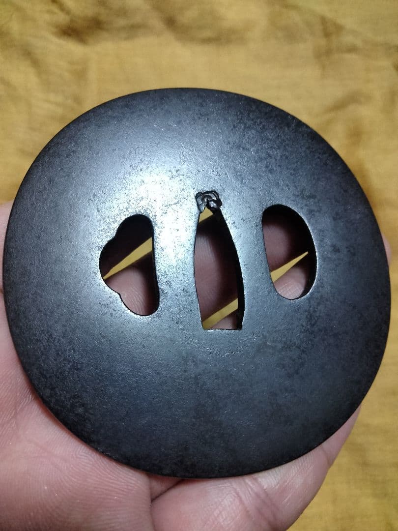 鉄鍔　鐔　(江府住宜秀　無文)　江戸時代　佐久間宜秀　箱付き