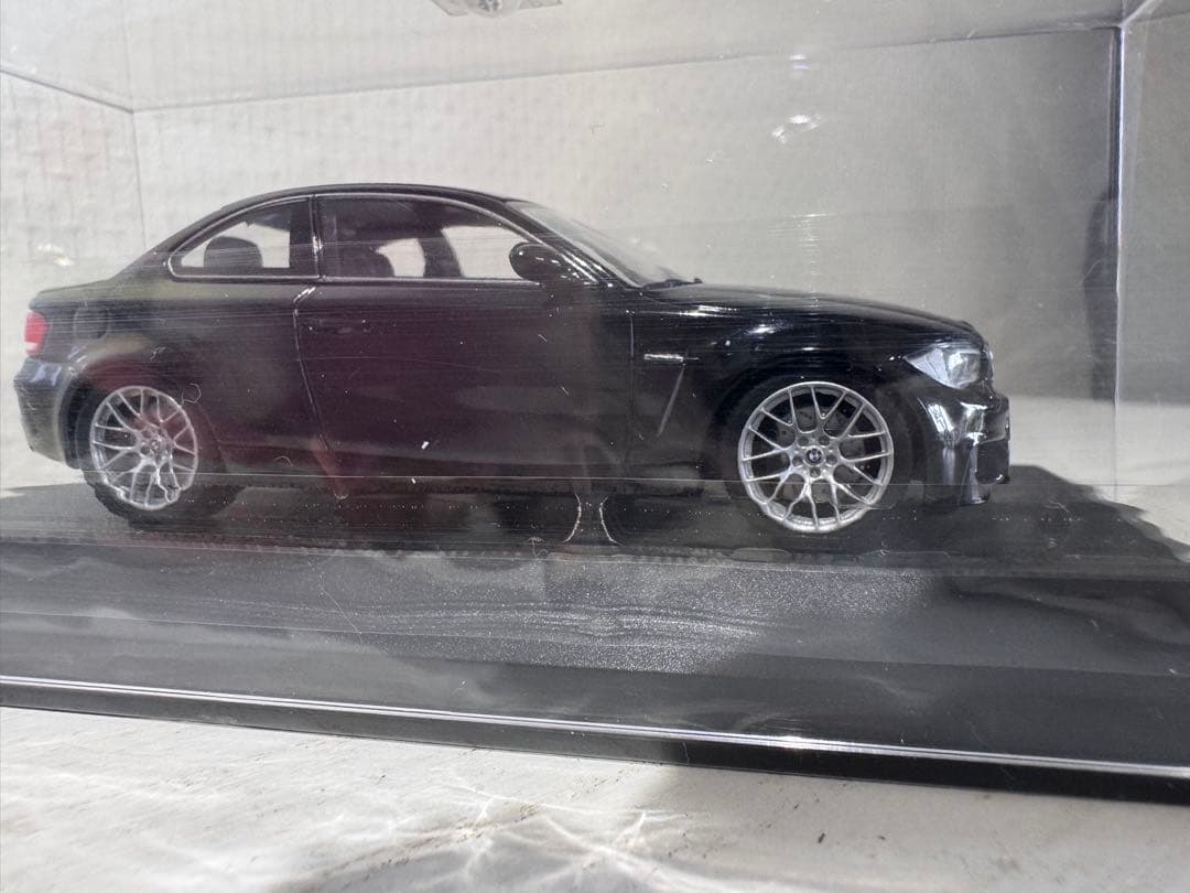  1er M Coupé ミニカー ブラックメタリック1/43