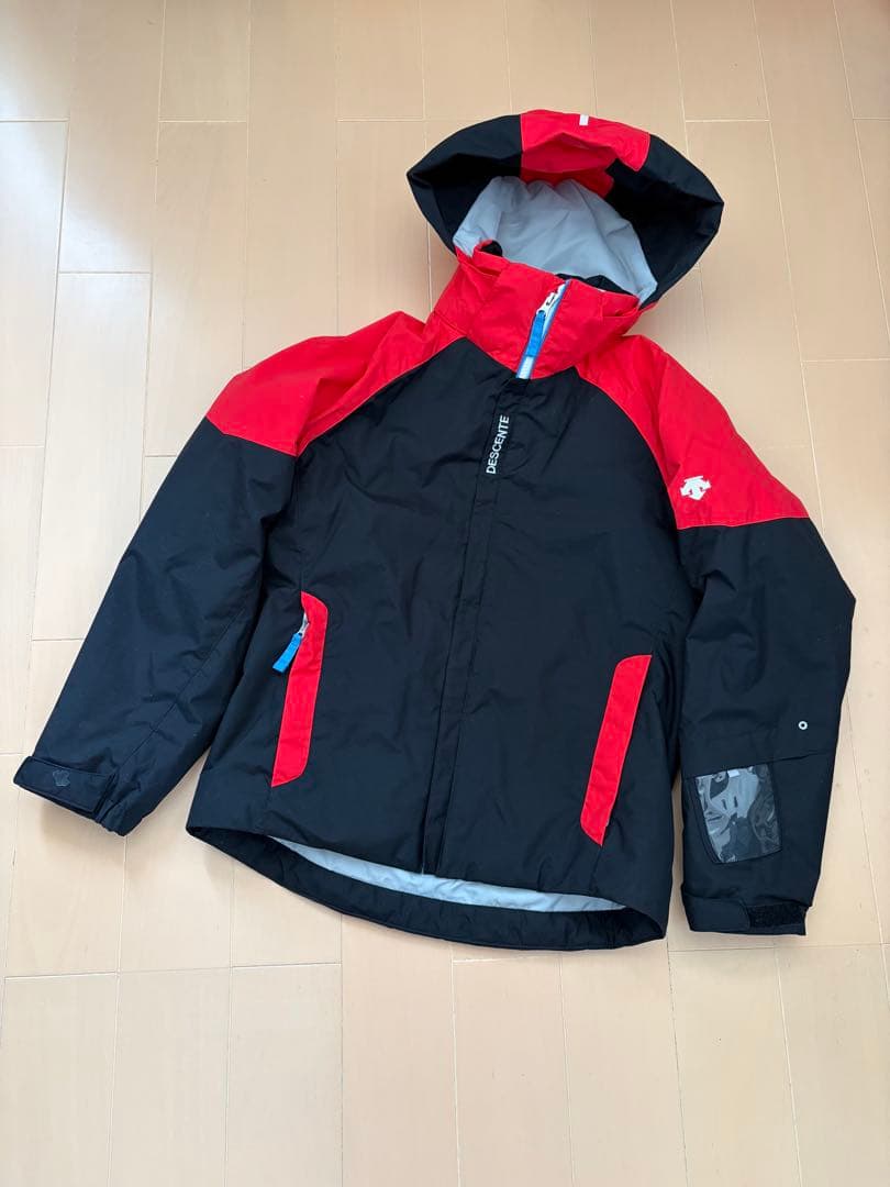 美品 デサント ジュニア スキーウェア 上下セット ブラック レッド 150cm