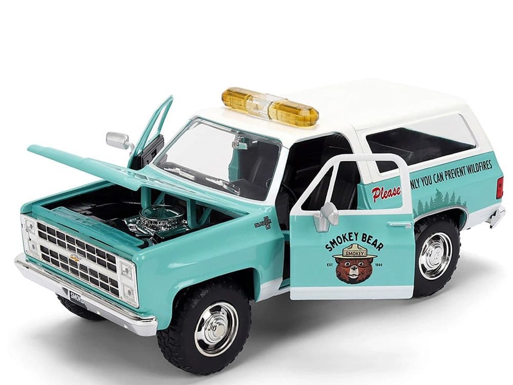 1980 シボレーブレーザー & スモーキーベアー・フィギア