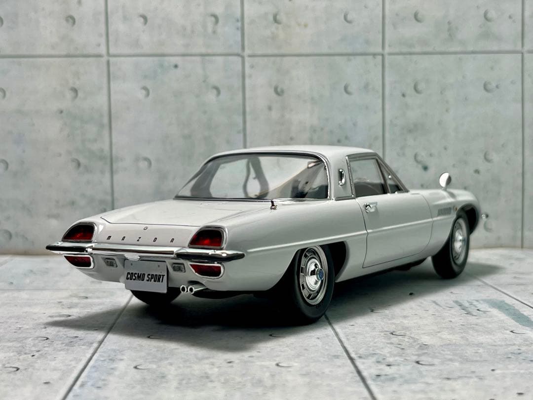 ハセガワ1/24 マツダ　コスモスポーツ 完成品