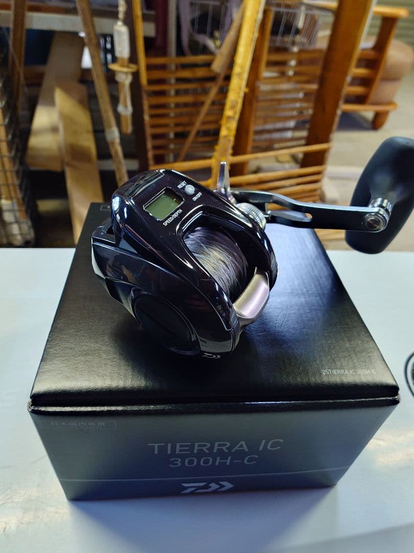 25 TIERRA IC 300H-C ベイトリール