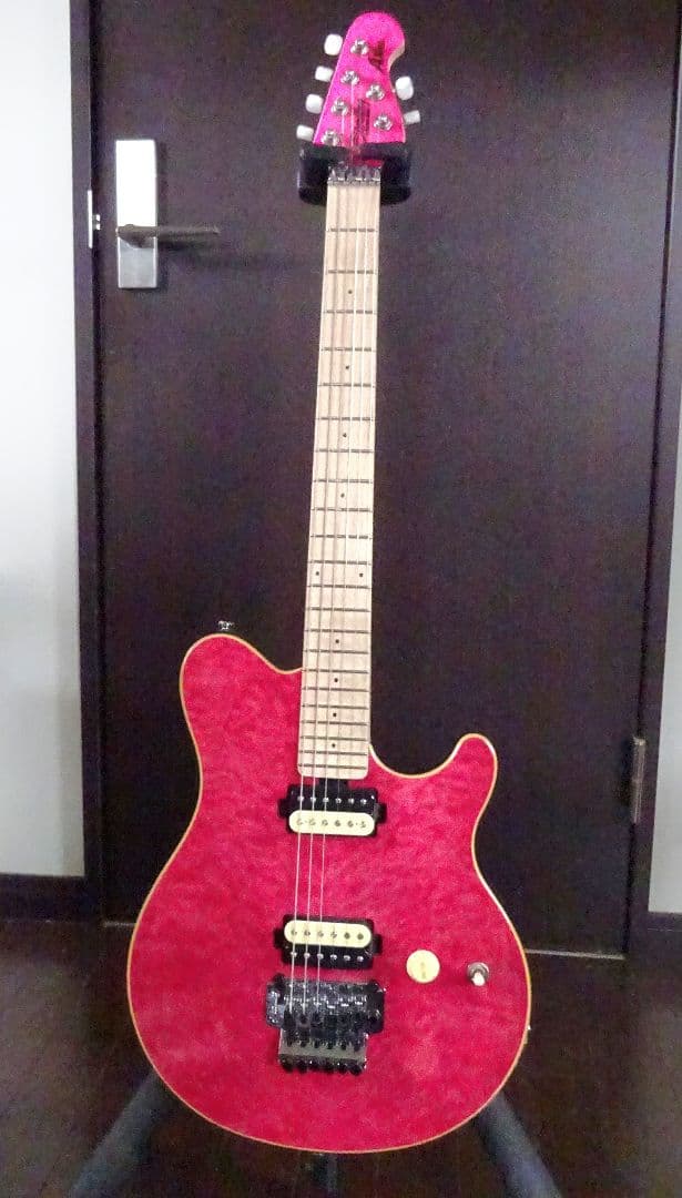 Sterling by musicman　AX40　日本限定　PINK
