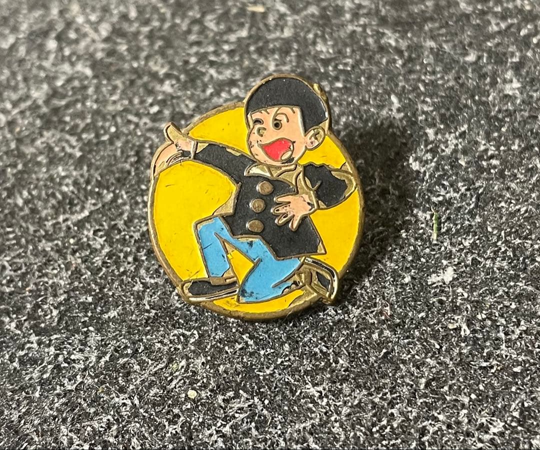 激レア　小学館 少年サンデー懸賞 おそ松くん バッジ