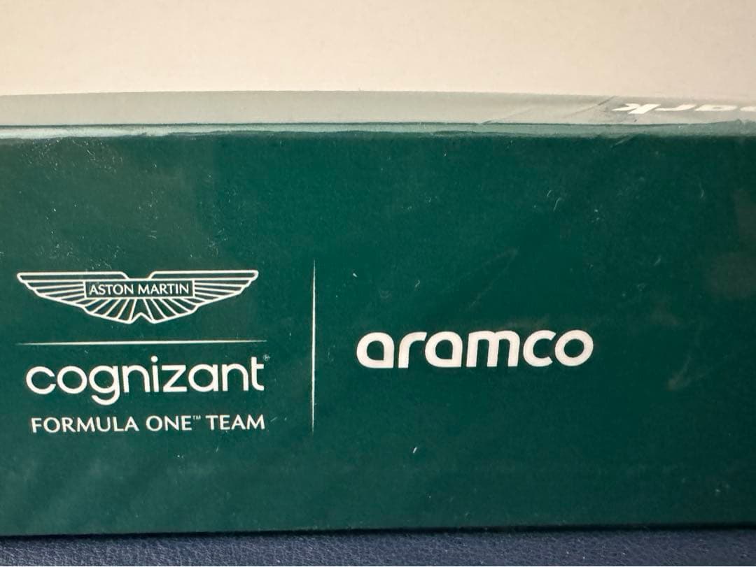 新品　F1 アストンマーチン AMR22 セバスチャン·ベッテル 1/43