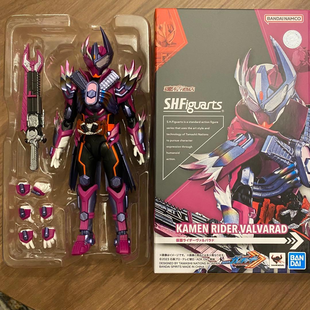 S.H.Figuarts 仮面ライダーマジェード　仮面ライダーヴァルバラド