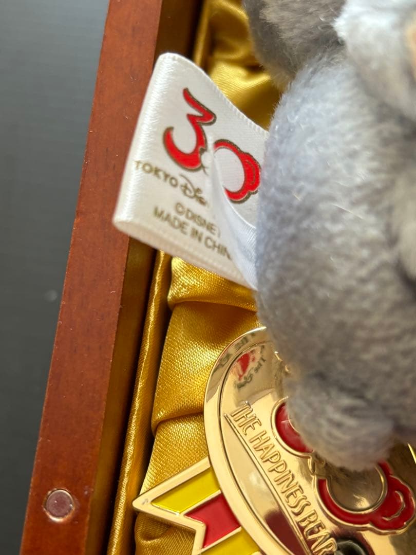 超激レア❣️未使用保管❣️ダッフィー30周年記念 木箱入りぬいぐるみ 元箱あり