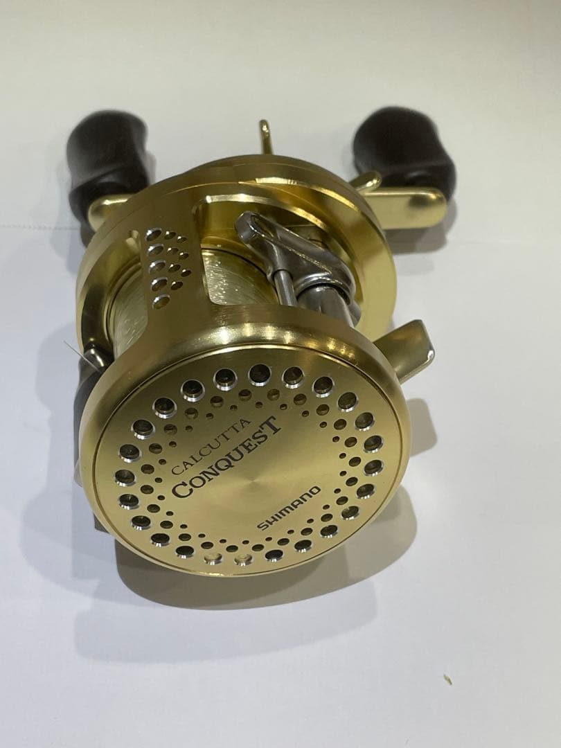 シマノ　カルカッタコンクエスト 101 ベイトリール