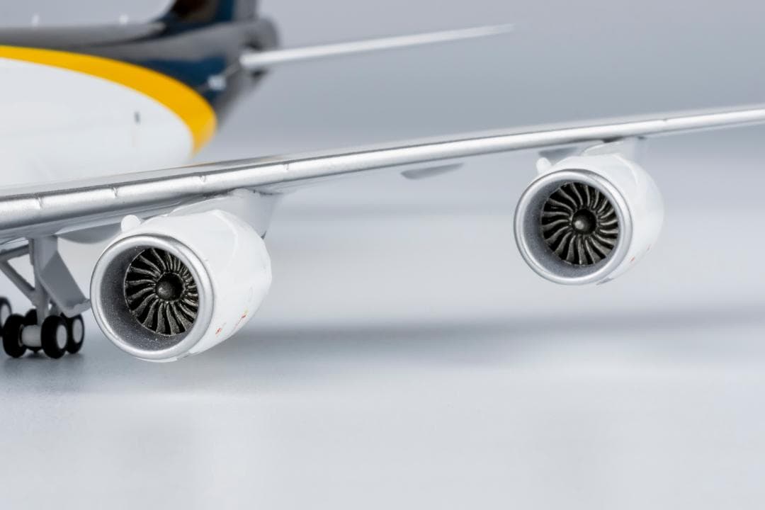 航空機・ヘリコプター UPS 747-8F N633UP 1/400