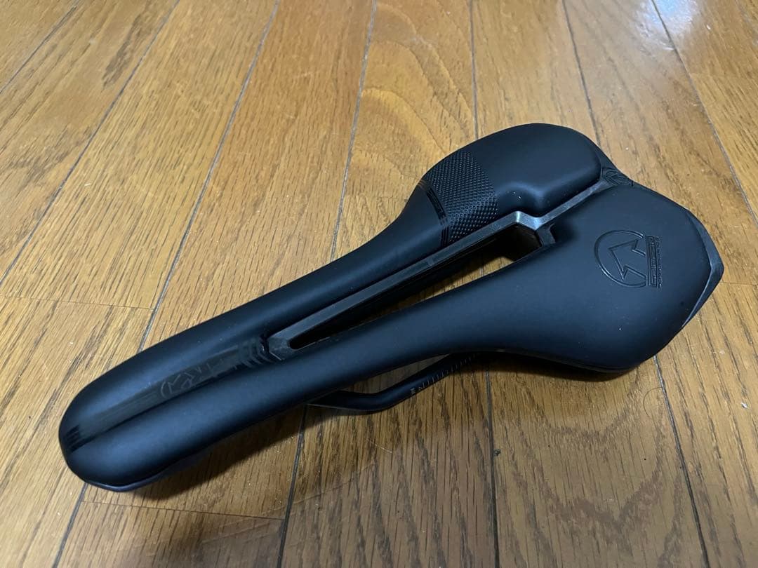 【即日発送】シマノ PRO グリフォンパフォーマンスサドル 新品未使用