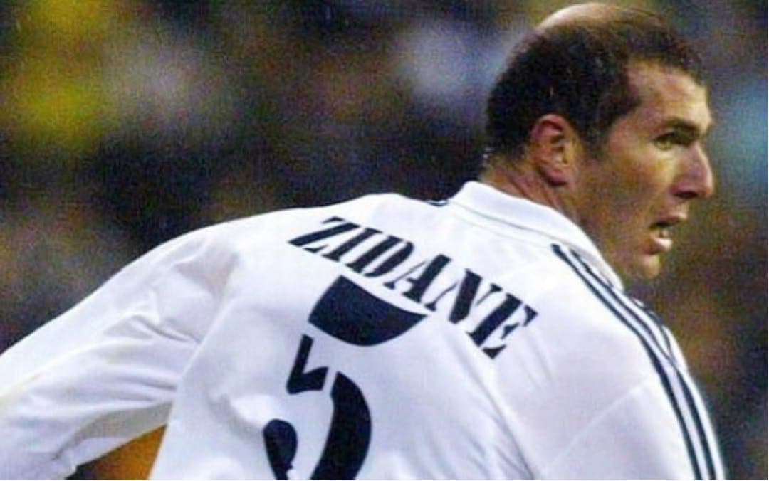 送料無料　希少品　 レアルマドリード02-03(H) ＣＬ仕様 長袖　ジダンm