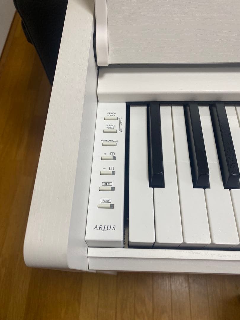 【展示品】　YDP-S35WH ホワイト 電子ピアノ イス付き 直接の取引き可能