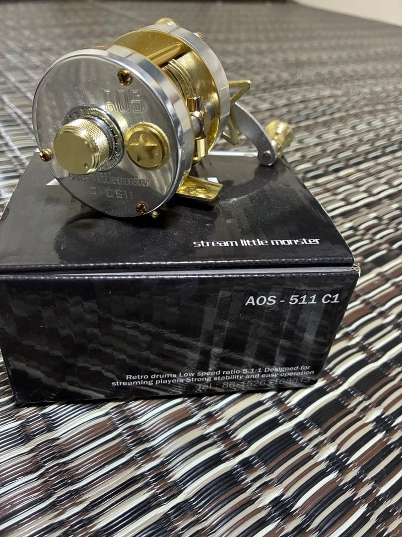 Aioushi AOS-511 C1 ベイトリール シルバー/ゴールド 左巻