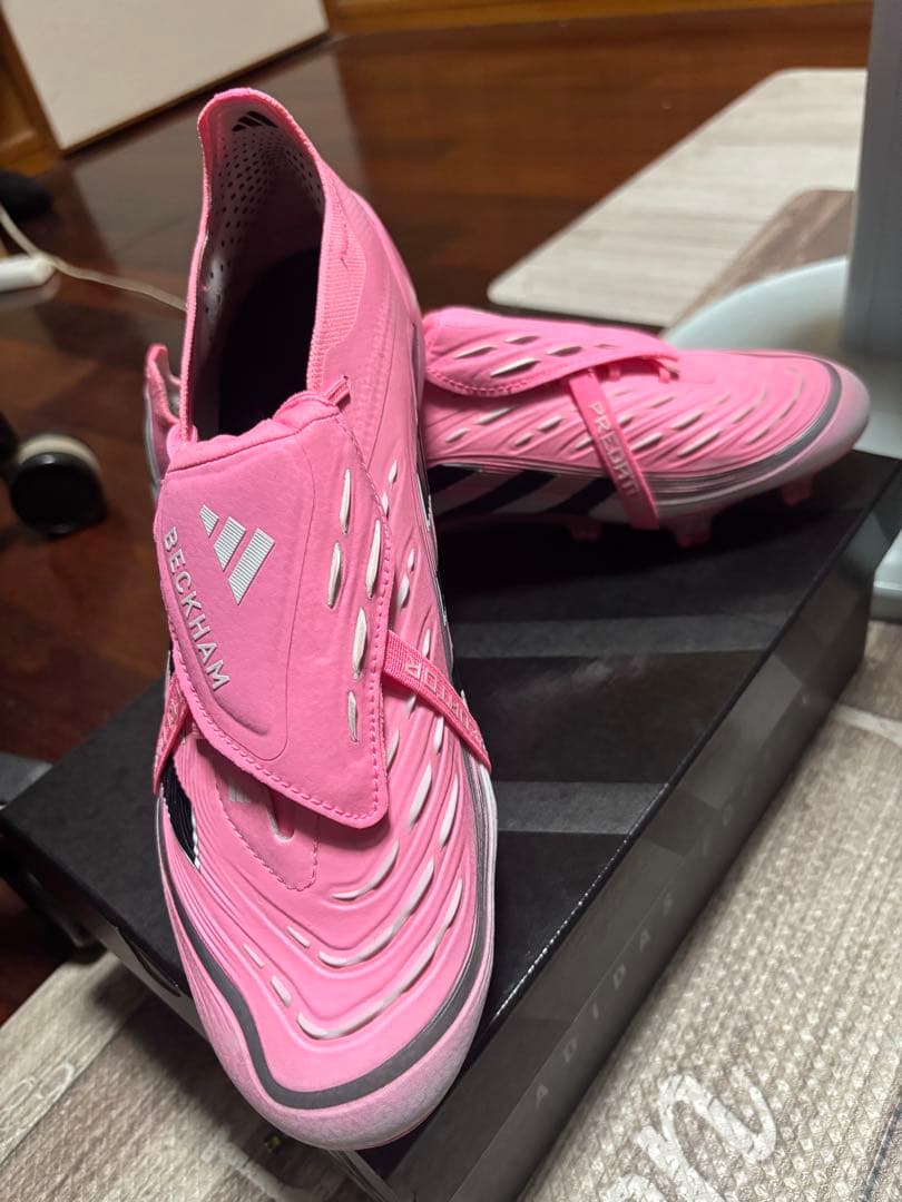 プレデター ELITE フォールディングシュータン サッカースパイク ベッカム