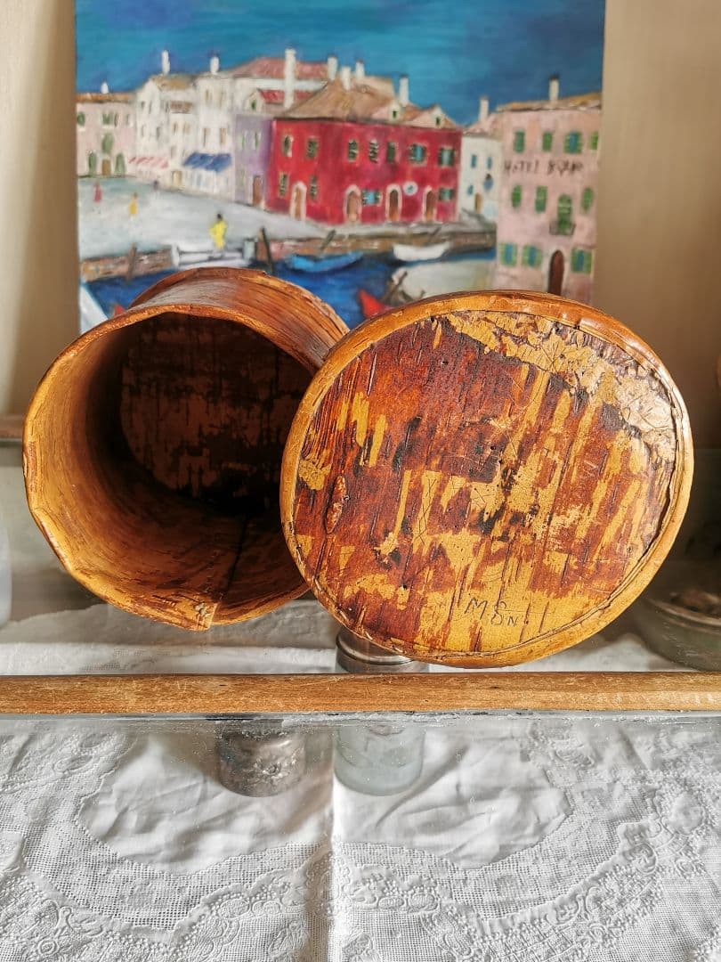 ヴィンテージ 北欧スェーデン 美しい飴色琥珀色 白樺の皮 蓋付きふっくら小物入れ