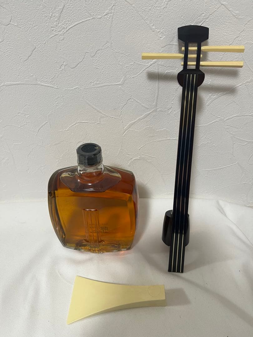 【値下・未開封】サントリー 楽器シリーズ　ウイスキー 三味線型ボトル 【古酒】