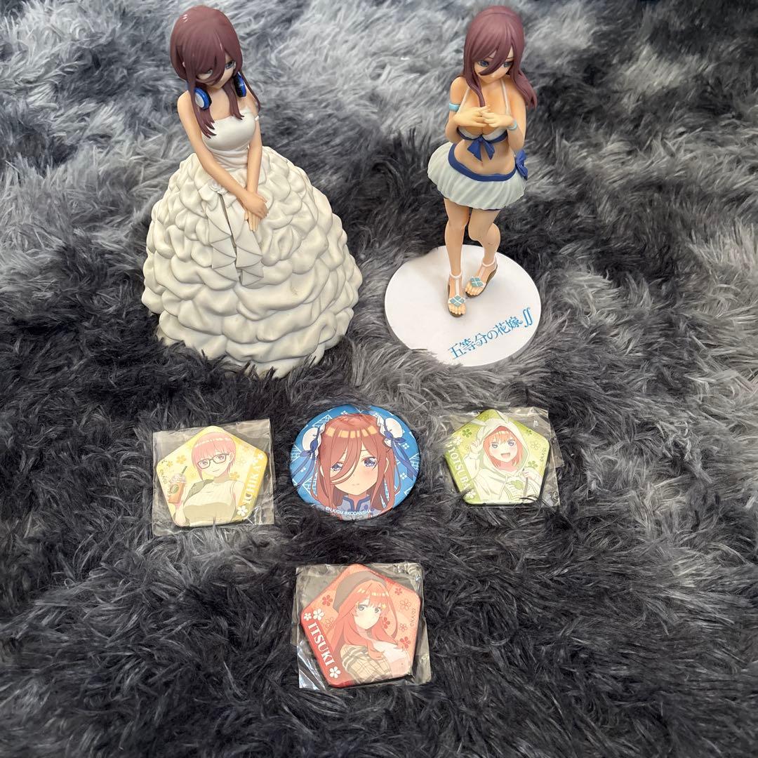 五等分の花嫁 フィギュアと缶バッジセット