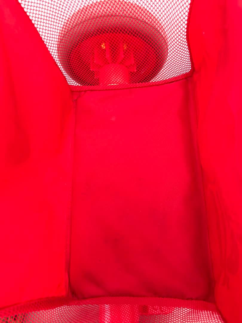 アンパンマン 三輪車 ヘルメット付　音楽ボタン付き 赤