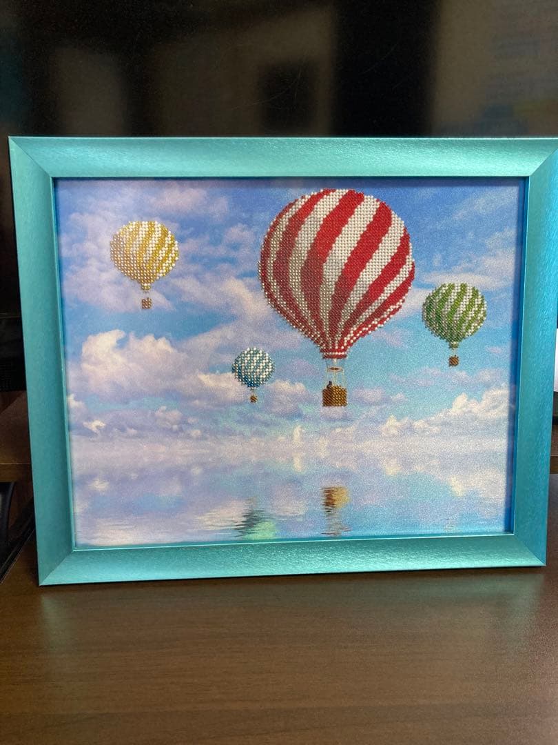 Hot air balloons over the sea ビーズ刺繍