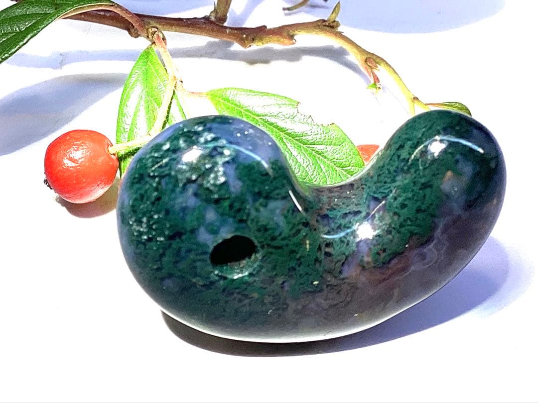 ✳国内の出雲めのう【碧玉】の最高峰勾玉でしょう‼️ 天然石 浮き草文様 鑑別書付