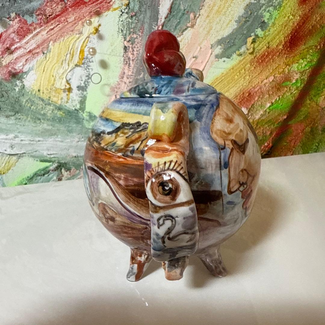 ユニークなデザインの陶器ティーポット . 新しいコレクション