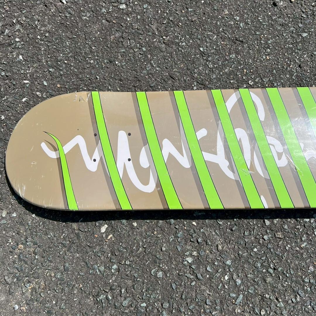 限定400個　未開封　KAWS×KROOKED　カウズ　スケートボード　デッキ