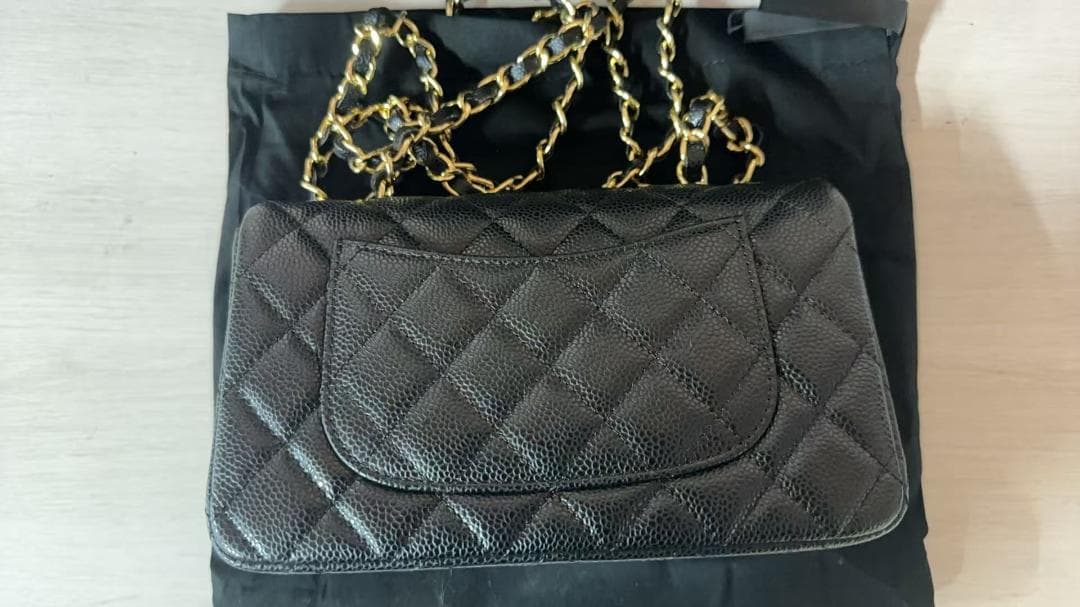 ブラックレザー ショルダーバッグ CF 20*12*6CM