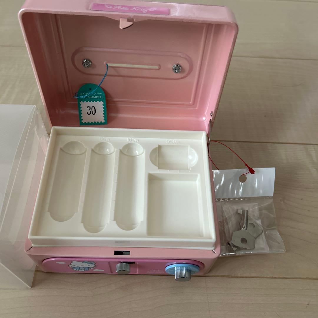 ハローキティ 希少 鍵付き金庫 手提げ金庫 ピンク 1999年 新品未使用