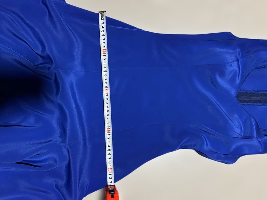 青いフリルロングドレス