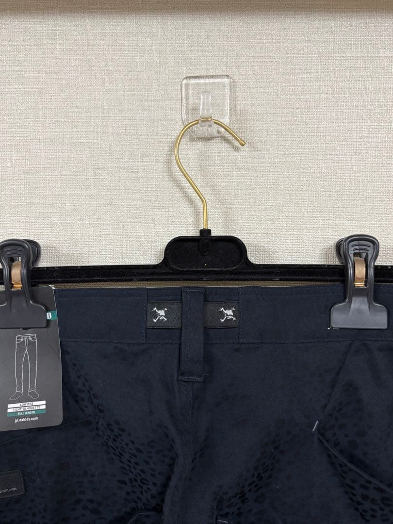 W82 ☆新品☆ オークリー メンズ スカル刺繍3Dテーパードパンツ　裏起毛