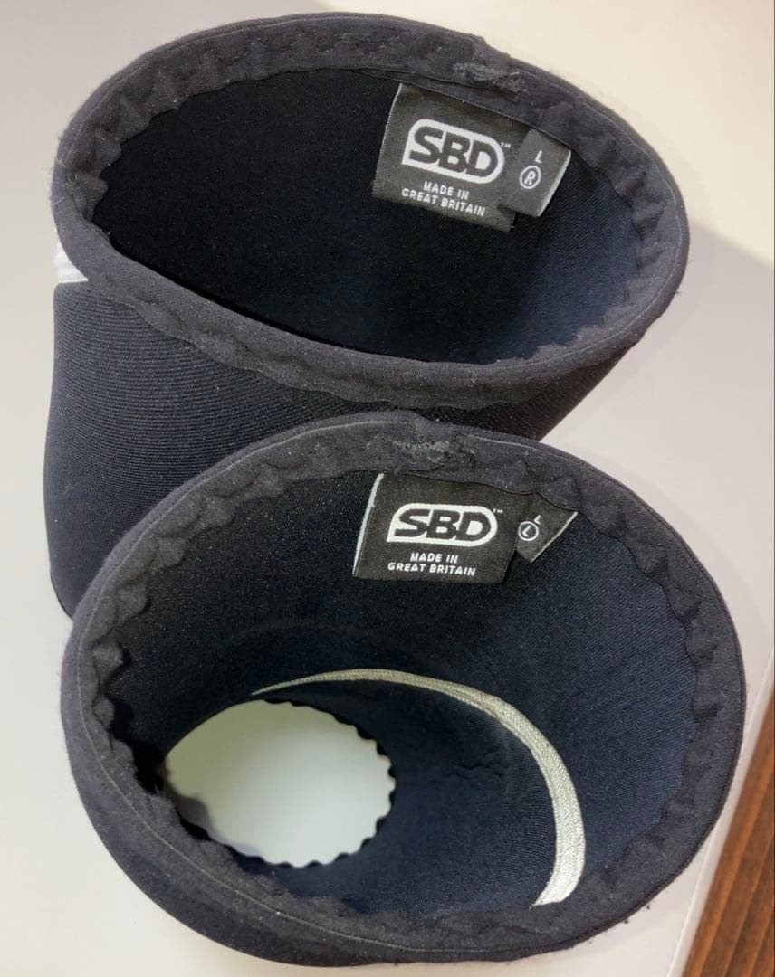 SBD ニースリーブ Lサイズ　白黒