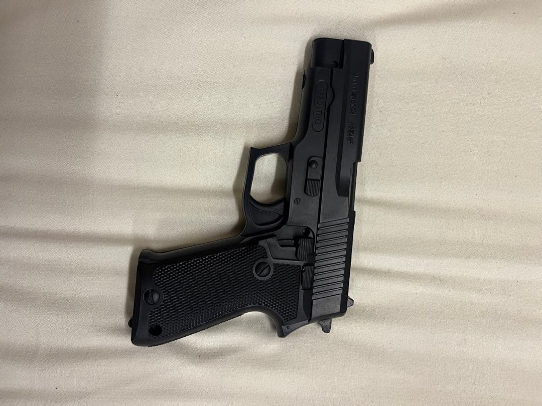 P220-TRG 9mm 模擬拳銃