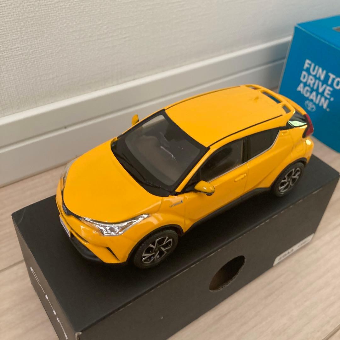TOYOTA トヨタカラーサンプル プリウス プリウスα CH-R アクア