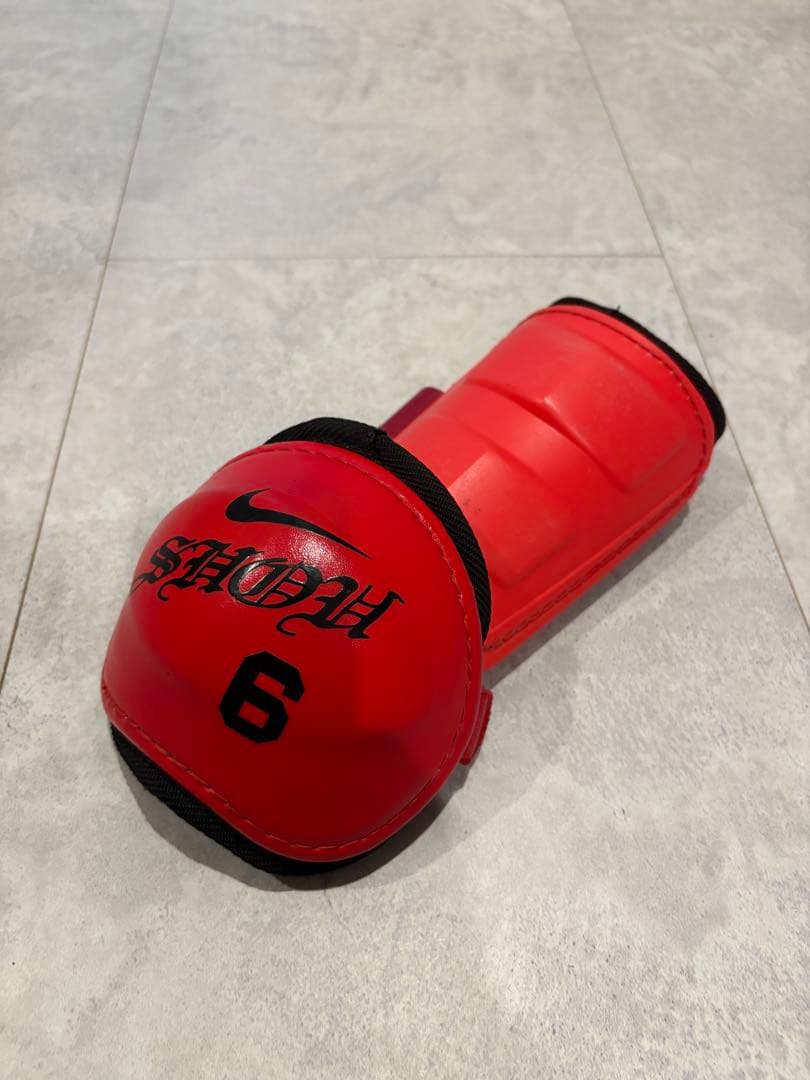 Nike エルボーガード　中田翔実使用