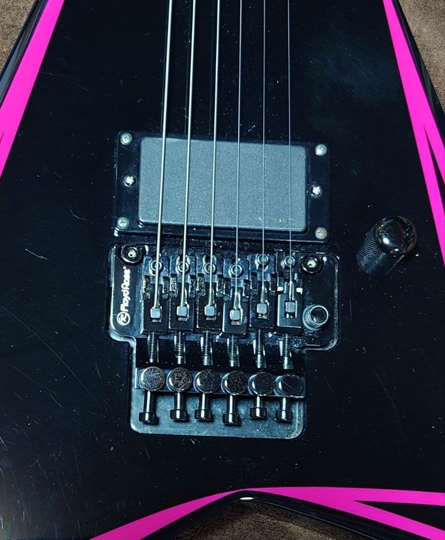 ギター Edwards E-Al-166 Alexi Pink Sawtooth