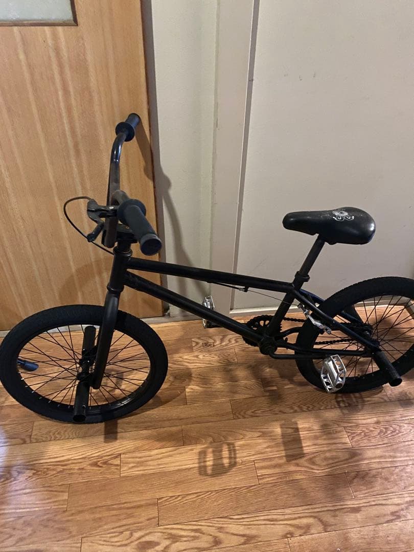 BMXバイク 黒サドル・ホイール