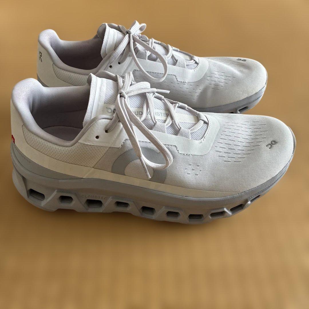 オン　クラウドモンスター　27.5センチ