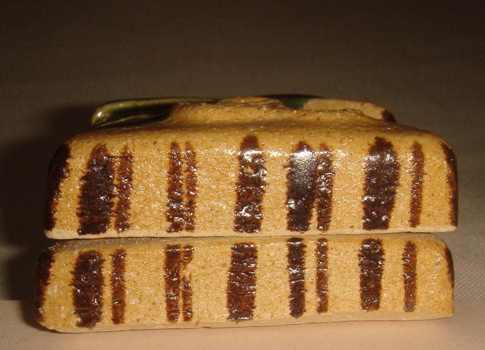 ひろちゃん！！　日展作家　九谷焼　北村隆作　絵馬型干支巳香合　美品！！