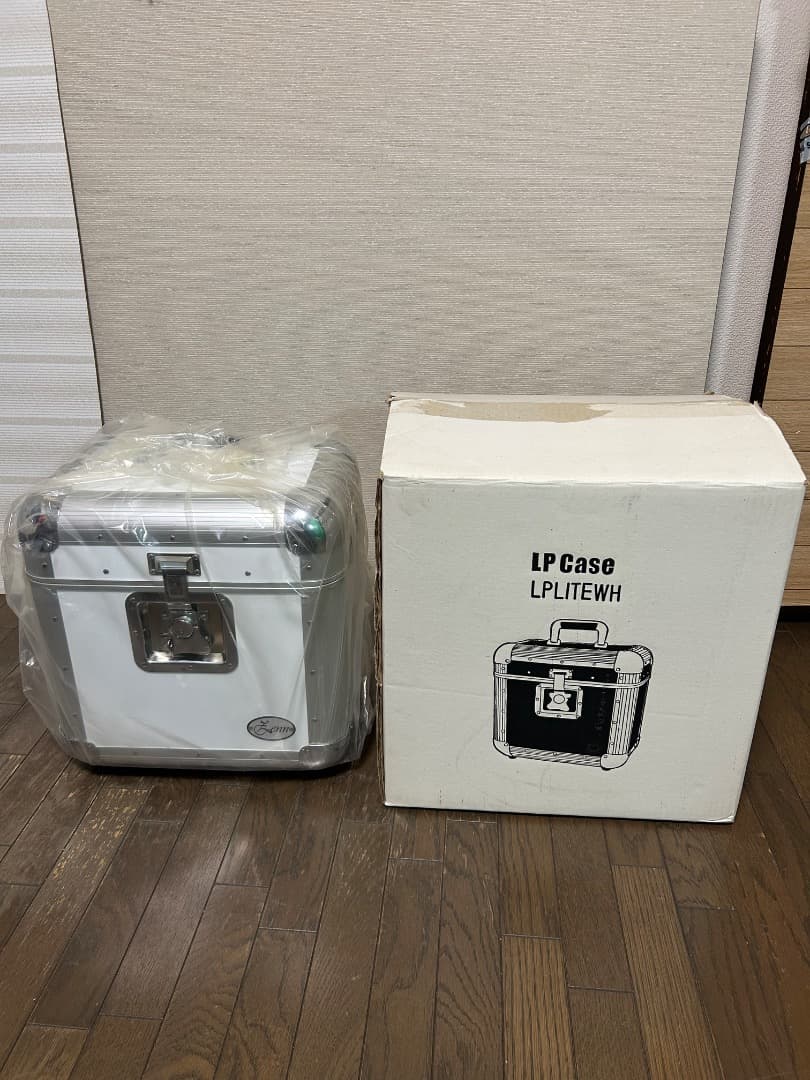 レコードケース　白＆黒　箱あり未開封