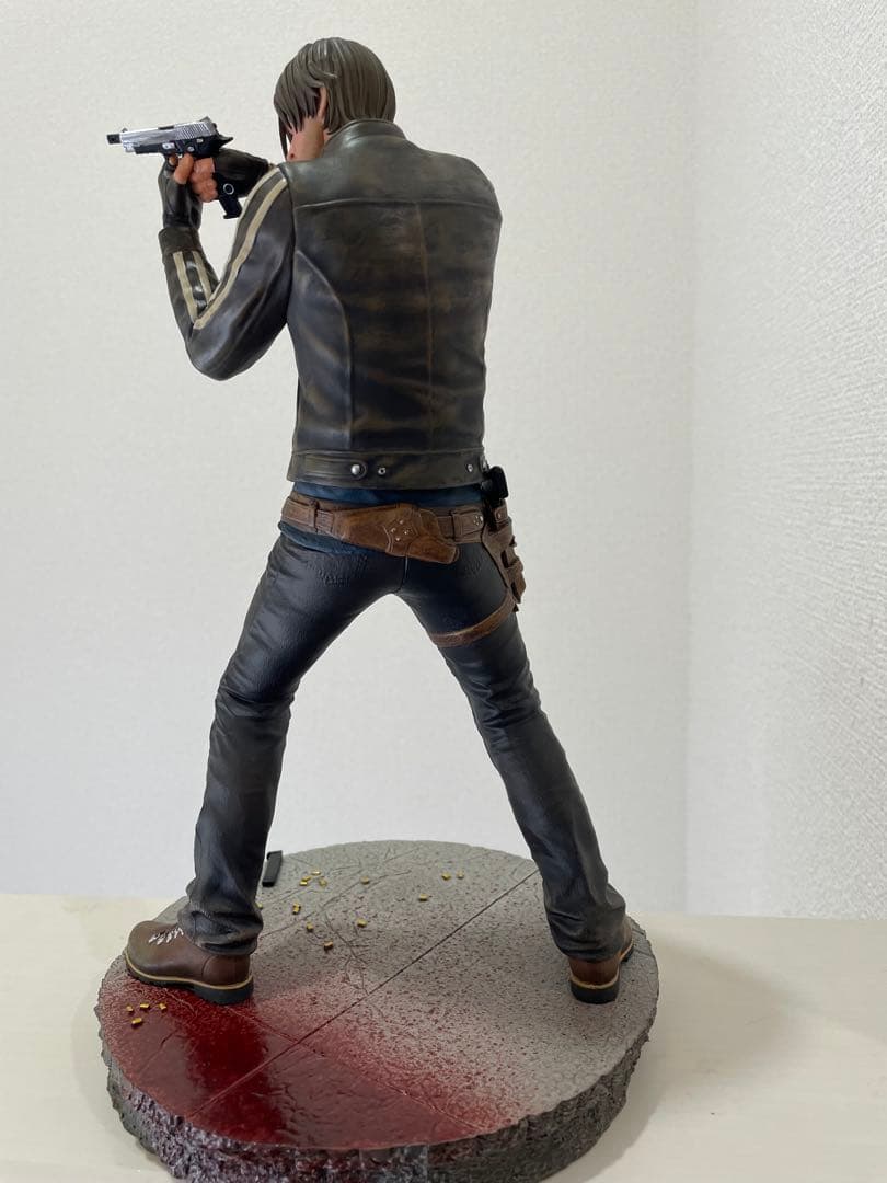 BIOHAZARD レオンSケネディ　フィギュア