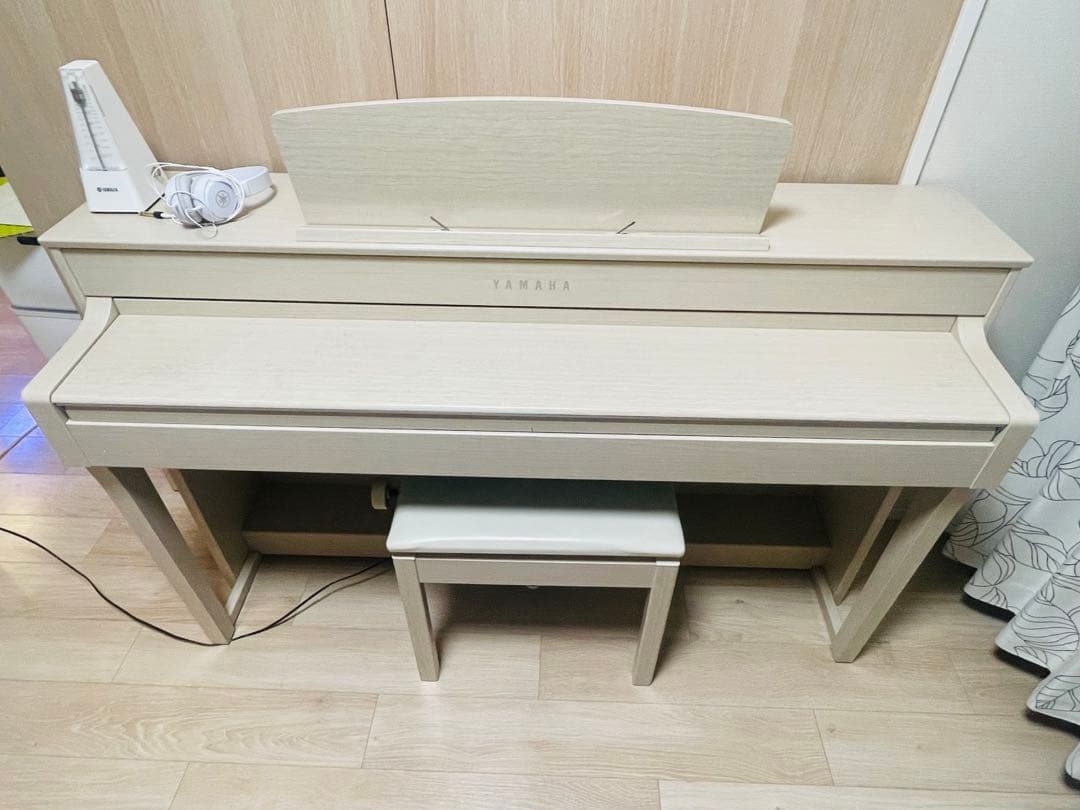 ヤマハ　デジタルピアノ クラビノー　CLP-645WA 椅子とメトロノームおまけ