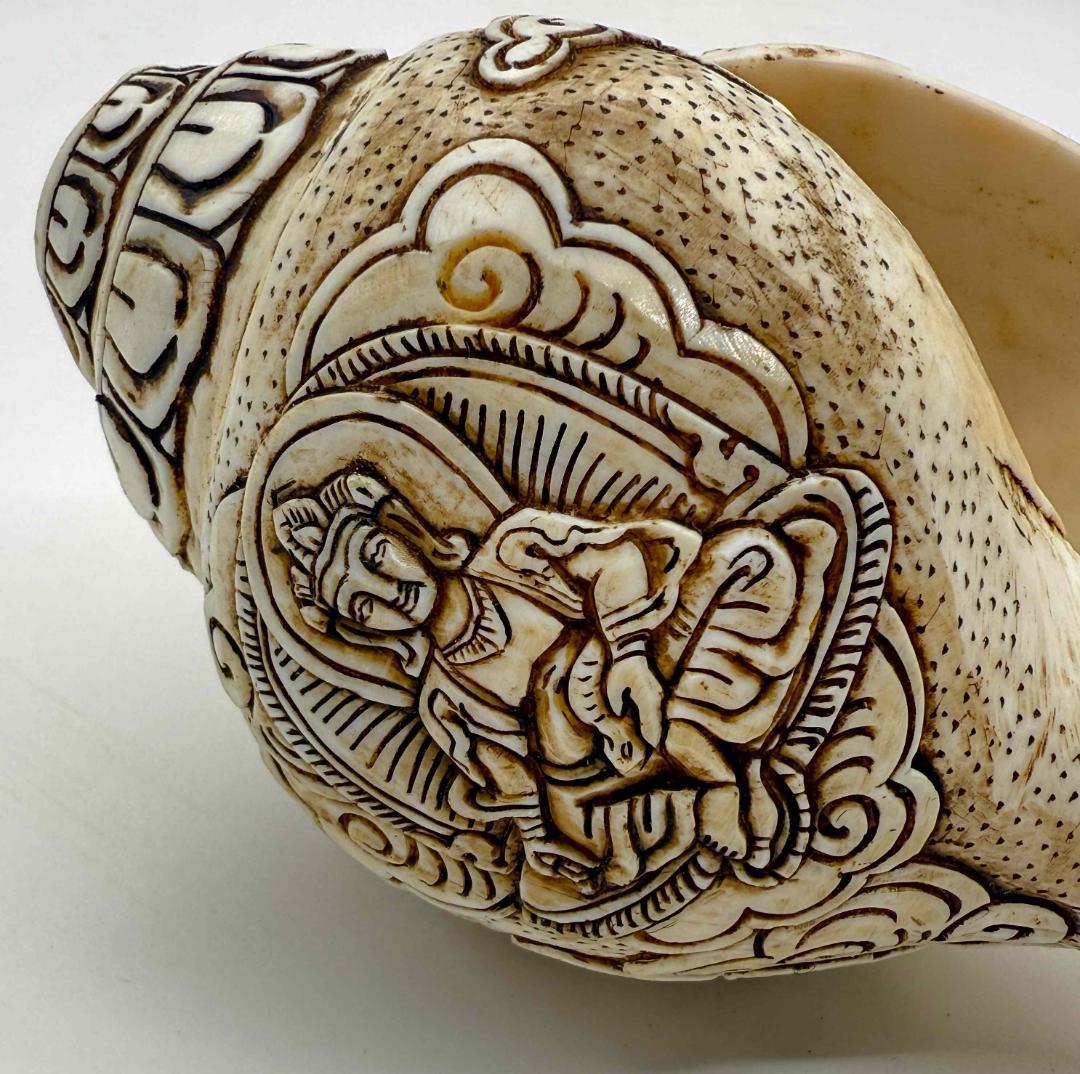 ◆チベット密教法具　法螺貝（シャンカ）クベーラ（毘沙門天）シャクティ