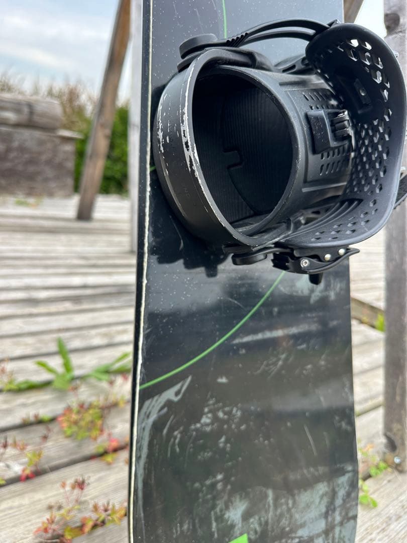 スノーボード 黒 ビンディング付属