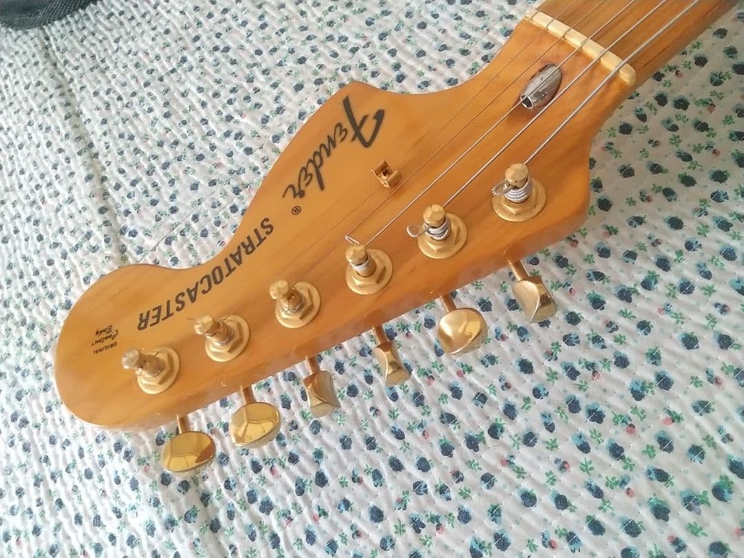 ゆうがお様 Fender Japan ストラトキャスター ST71-85TX